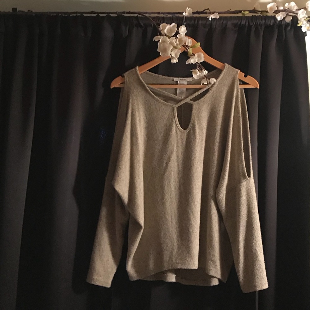 SOOOO soft. Worn once 🙄sexy for spring 🌷